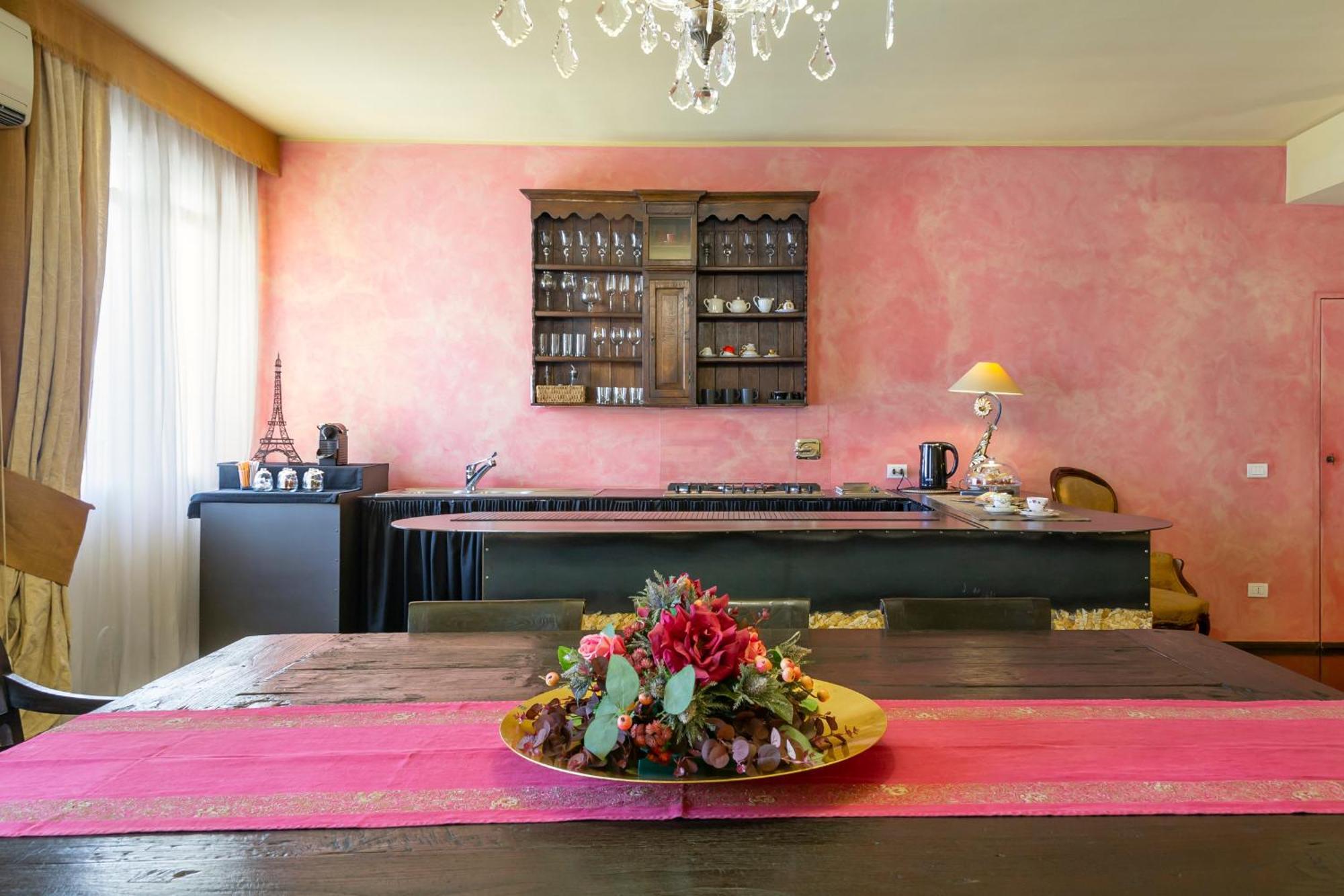 Bohemian Suite Spacious And Central Loft Болоня Екстериор снимка