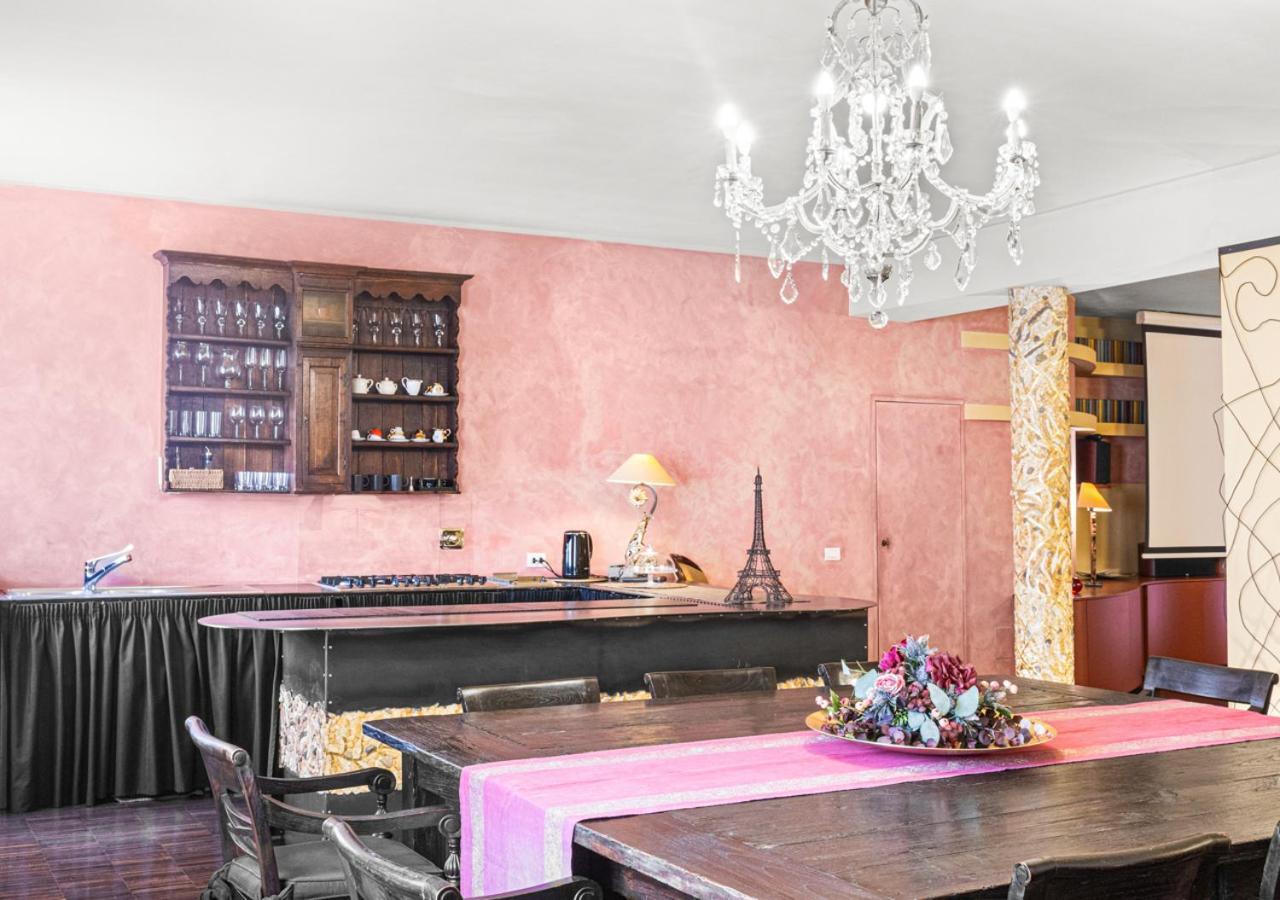 Bohemian Suite Spacious And Central Loft Болоня Екстериор снимка