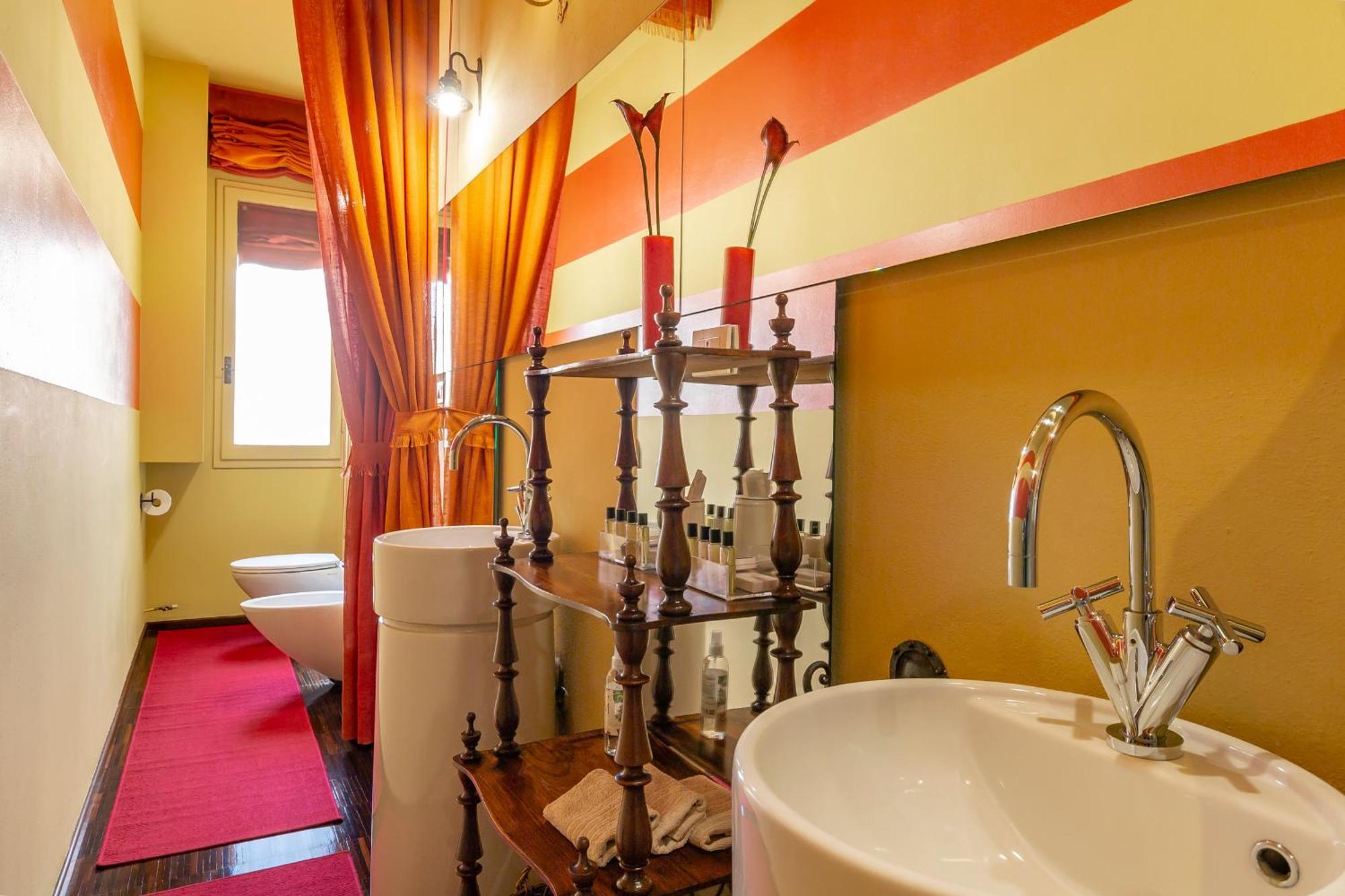 Bohemian Suite Spacious And Central Loft Болоня Екстериор снимка